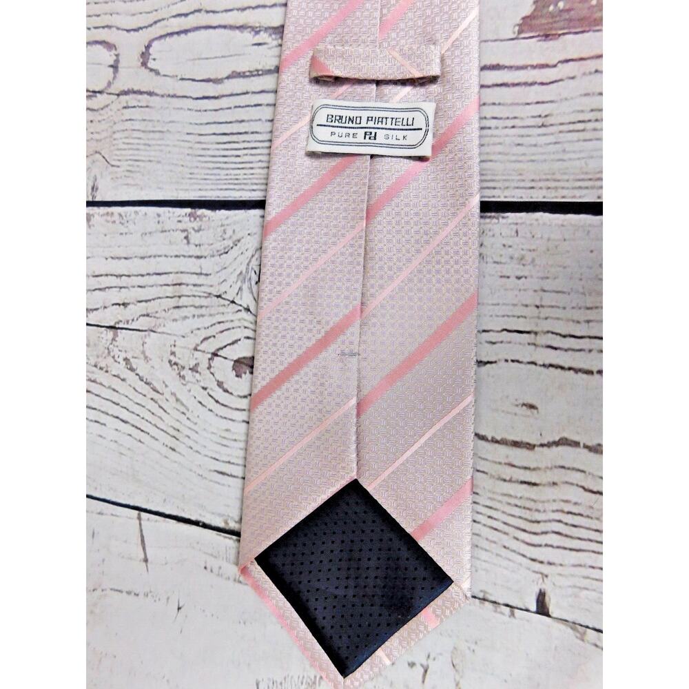 NWOT BRUNO PIATTELLI Geometric Stripe Pale Pink Silk Tie Hand Made 57.5" x 4"